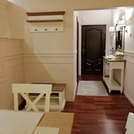 Apartament *